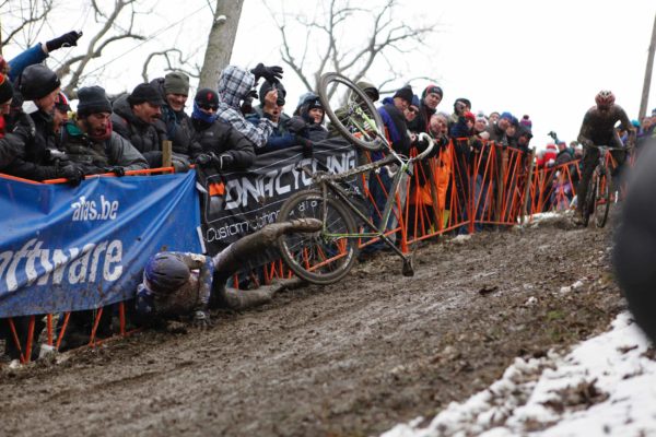 cyclocross rider crashing in dna kit